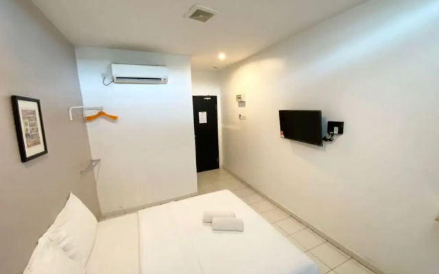 One One 08 Hotel Sungkai