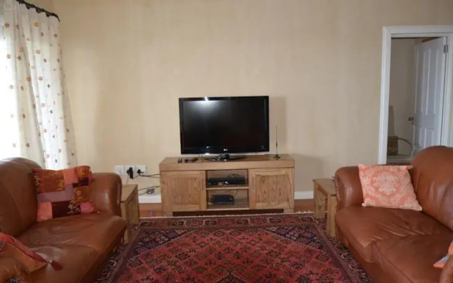 Kirjat House