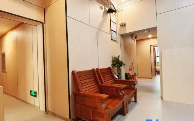 Shanghai Yijia Inn