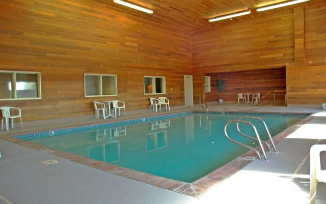Rodeway Inn & Suites