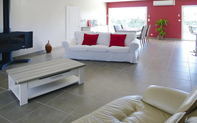 Holiday Home in Gabian Near Vineyards