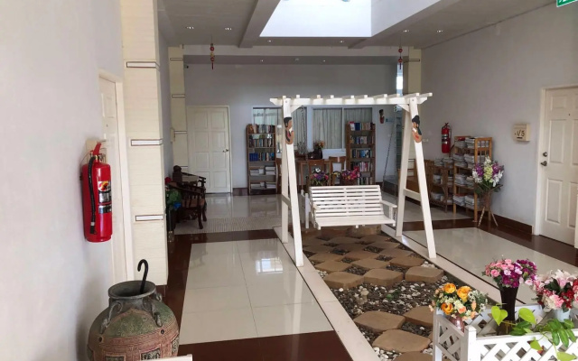 Warina Place & Serviced Apartment
