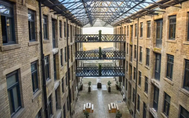 Luxury 1-bed Apartment Bradford Free Parking