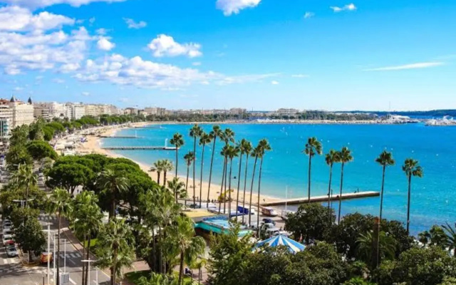 Bright 66m At 600m From The Center Of Cannes