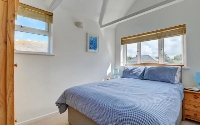 Cozy Holiday Home in Widemouth Bay With Large Garden