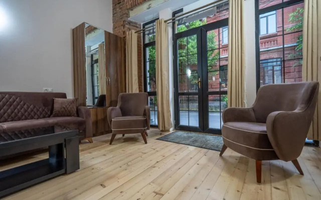 Geqor's Apartment