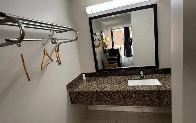Fort York Motel