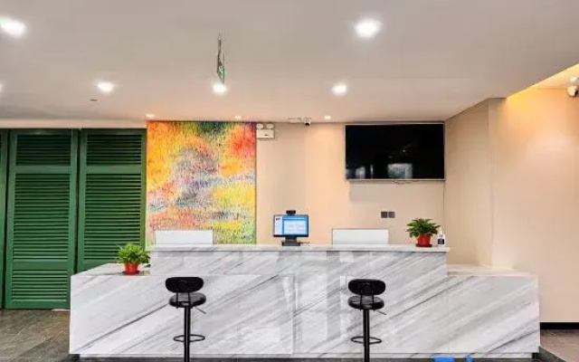 Wanyou Hotel (Haikou East Station Wuyue Plaza)