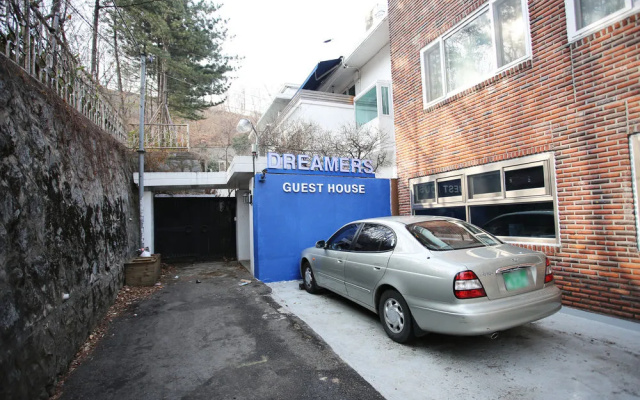 The Classic Guesthouse
