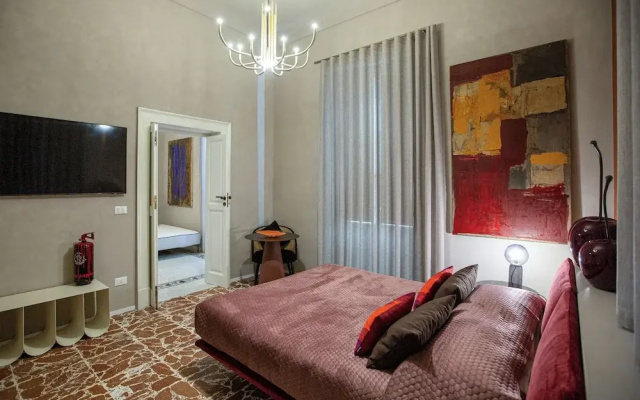 Reverse Art Hotel