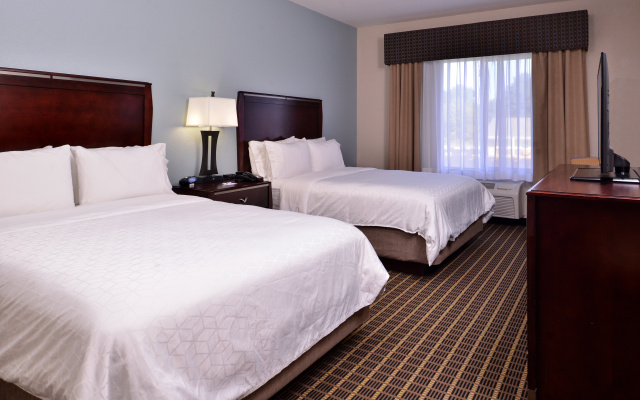 Holiday Inn Express Hotel & Suites Pittsburg by IHG