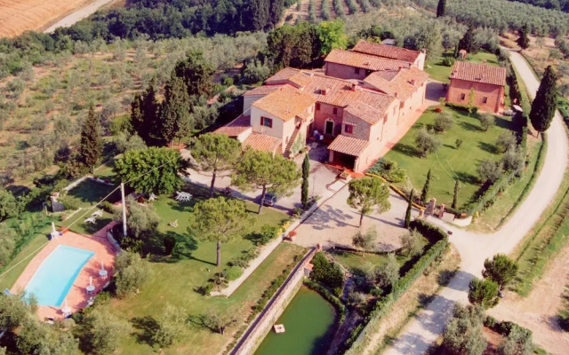 Farmhouse in Chianti With Pool and Terrace