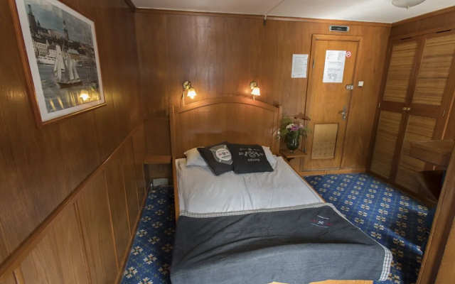 MS Birger Jarl - Hotel & Hostel