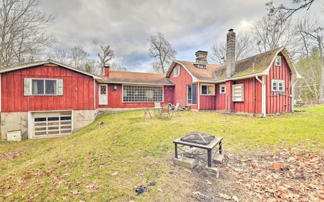 Old Time Catskill Mtn Retreat, Handcrafted Cabin!