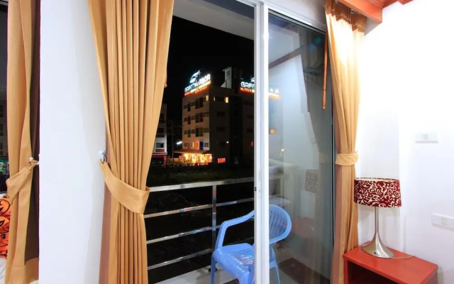ZEN Rooms Patong Nanai 8