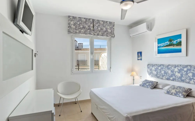 Modern Apartment in La Herradura with Sea Nearby