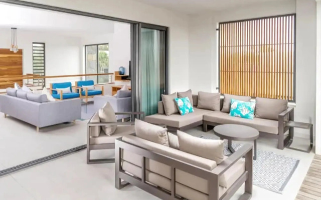 Carlos Bay 3 Penthouse