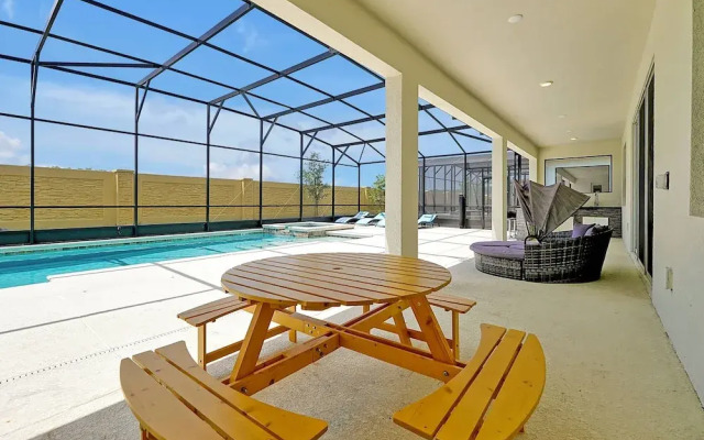 Luxury and Sophisticated 15 BR Ensuite