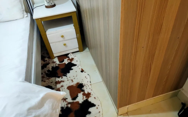 1 Bed Flat - Sleeps 2 - Parking - Wifi
