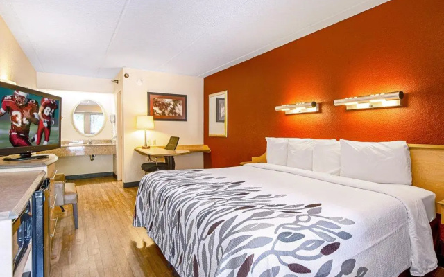 Red Roof Inn Toledo - University