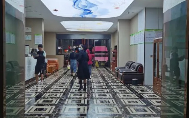 Huaiyuan Hualun Hotel