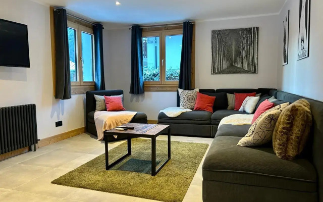 4 Bedroom, 4 Bathroom, Hot Tub, Chamonix Centre