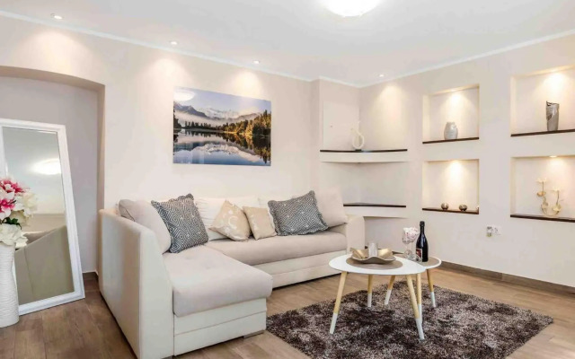 Srok Apartments