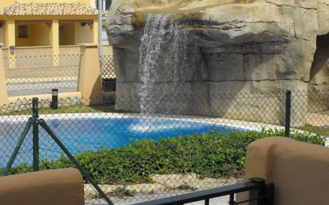 Livingtarifa - Bajo con acceso a piscina