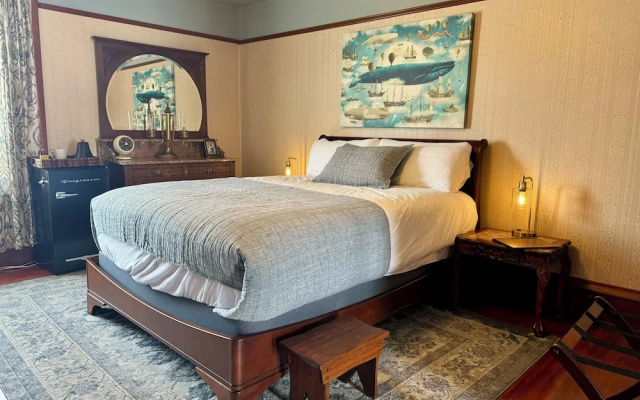 Hubble House Inn