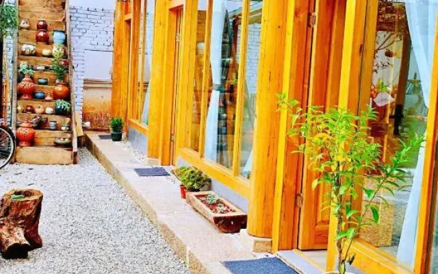 Jizu Mountain Yuansu Sacred Mountain Courtyard