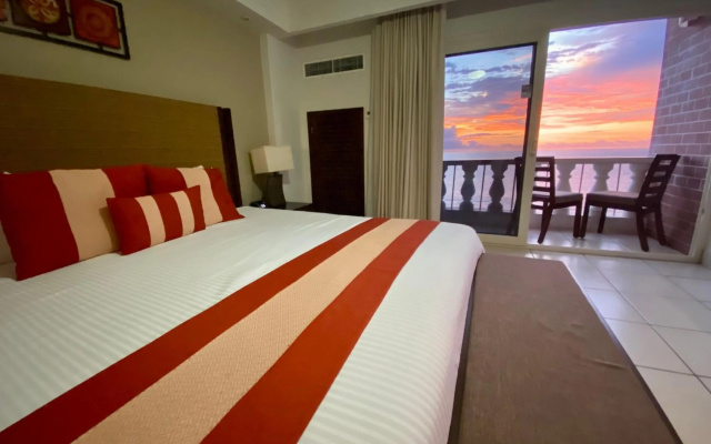 Costa Sur All Inclusive Resort