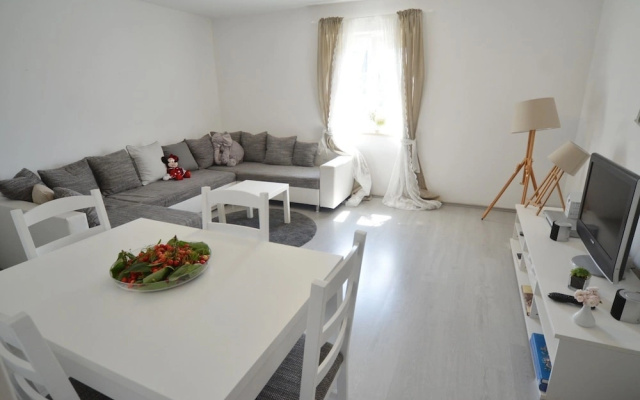 Kate Apartment