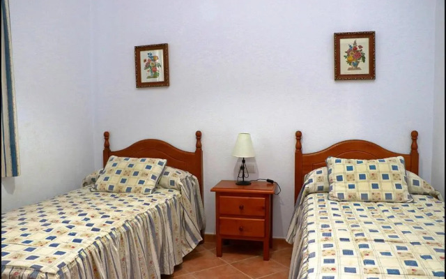 Chalet con piscina en Roche Viejo