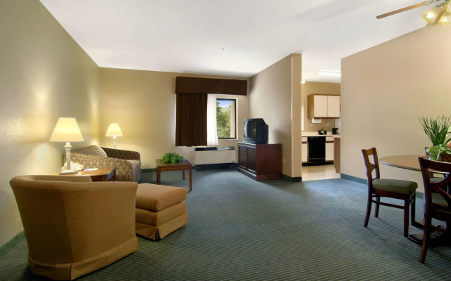Bay Mountain Inn