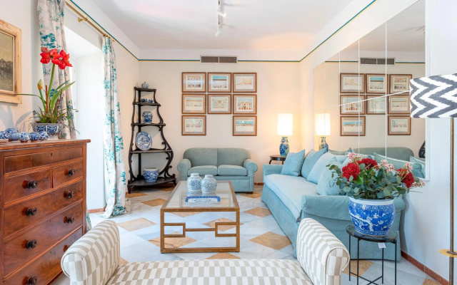 Traditional Sevillian House 6 BD and private terrace. Campamento