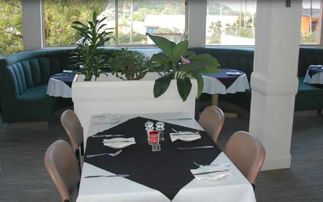 Sanctuary Resort & TreeHouse Restaurant