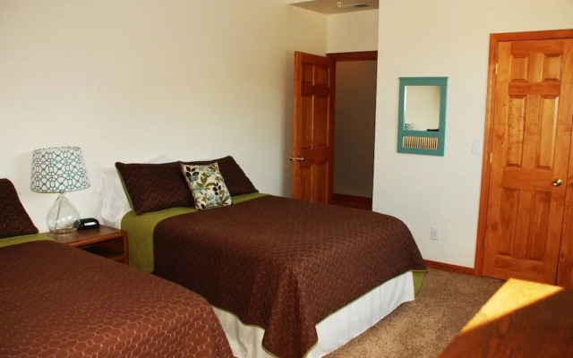 Betsie Harbor Lodging