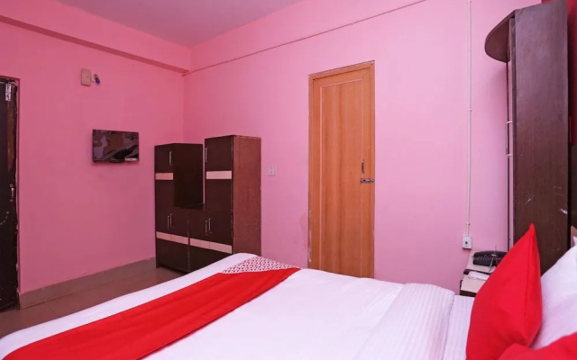 OYO 13624 Kapoors Plaza Guest House