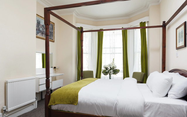 Pearl and Pebbles Hotel