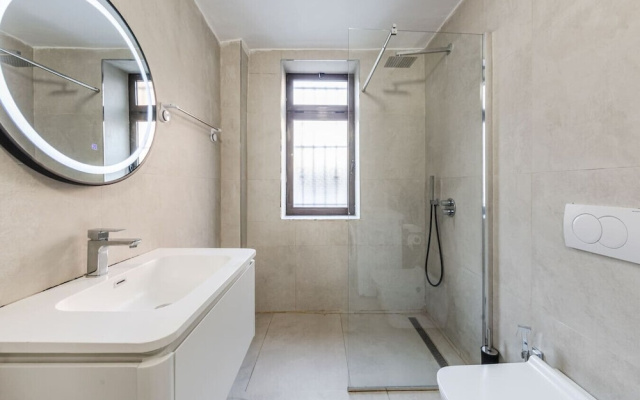 City Center Apartment Cozy 1BR With Patio
