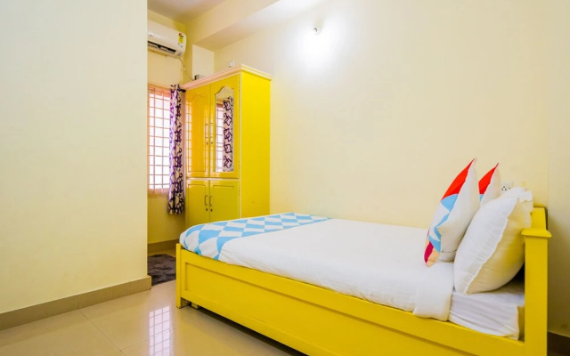 OYO 14081 Home Cozy Stay Elamakkara