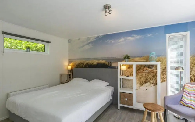 Beautiful Detached Holiday Home in Park