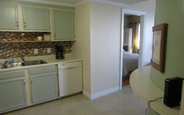 Sugar Top 2004 2 Bedroom Condo by Redawning