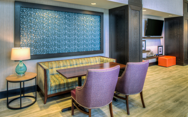 Hampton Inn & Suites Wixom