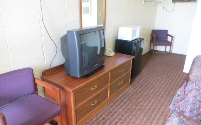 Deluxe Inn - Council Bluffs