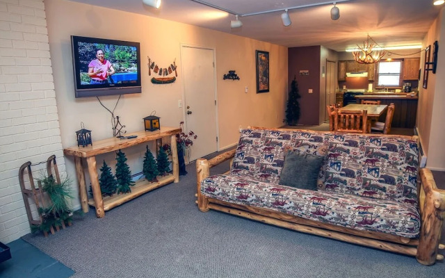 Fawn Valley Inn: 302