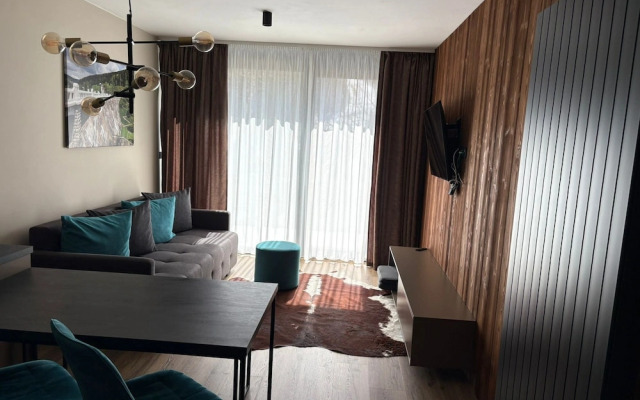 Avenue Chalet