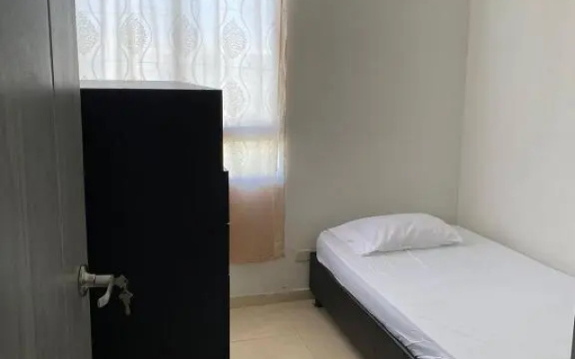 Apartamento de 3 Habitaciones con ventiladores amoblado fresco