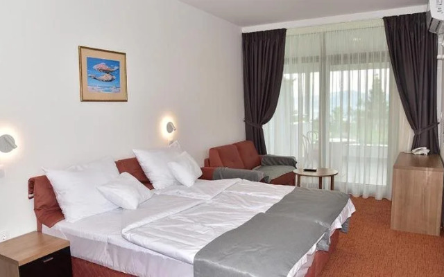 Hotel Makpetrol Struga