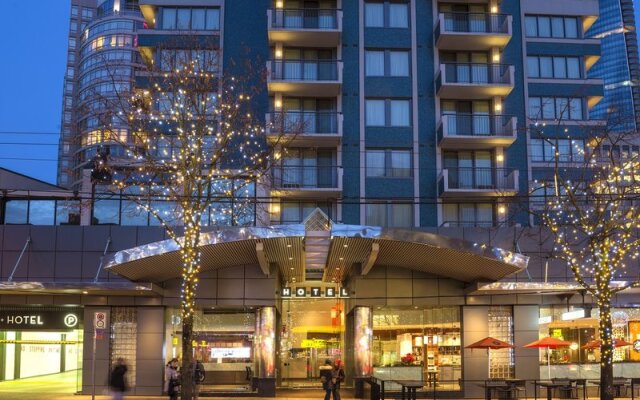 Отель Blue Horizon Hotel Канада, Ванкувер - отзывы, цены и фото номеров - забронировать отель Blue Horizon Hotel онлайн вид на фасад